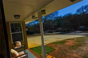 2671 Kings Circle, Lawrenceville, GA 30044 - Photo 10