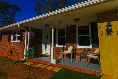 2671 Kings Circle, Lawrenceville, GA 30044 - Photo 4