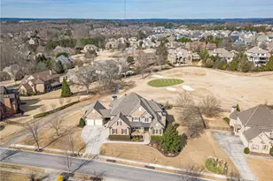 2262 Crimson King Dr, Braselton, GA 30517 - Photo 2