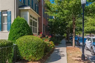 2752 Wander Ln, Alpharetta, GA 30022 - Photo 4