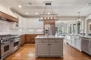 407 Maple Ridge Ct, Cumming, GA 30028 - Photo 14