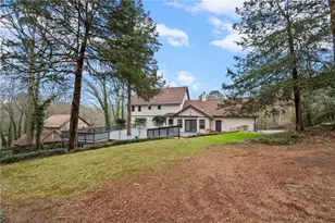 4947 Castlewood Dr SW, Lilburn, GA 30047 - Photo 54