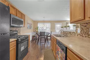 642 Lakes Cir, Lithonia, GA 30058 - Photo 12