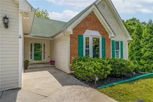 1426 Wyntercreek Dr, Hoschton, GA 30548 - Photo 2