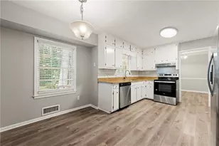 215 Hauteur Pl SW, Lilburn, GA 30047 - Photo 4