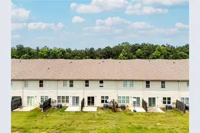 1931 Old Dogwood, Jonesboro, GA 30238 - Photo 2