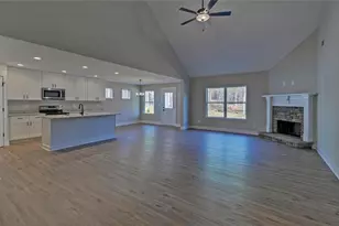 310 Park Pl Dr, Lavonia, GA 30553 - Photo 10