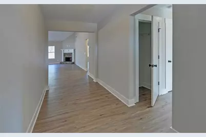 310 Park Place Drive, Lavonia, GA 30553 - Photo 6