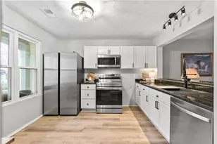 2506 Queen Anne Ct, Sandy Springs, GA 30350 - Photo 6