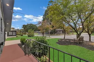 1265 Calhoun Ave, East Point, GA 30344 - Photo 4