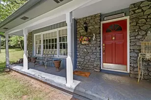 1033 Davenport Cir, Powder Springs, GA 30127 - Photo 2