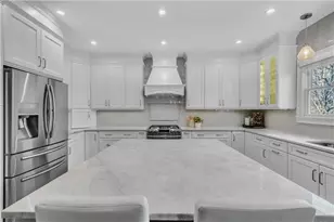 5640 Overlook Bluff, Johns Creek, GA 30097 - Photo 24