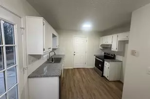 2445 Silverwood Dr, Gainesville, GA 30507 - Photo 4