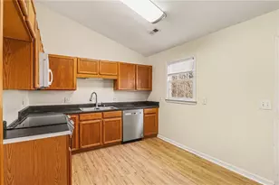 105 Gales Way, Newnan, GA 30263 - Photo 14