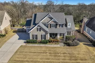 98 Twelve Oaks Dr SE, Cartersville, GA 30120 - Photo 2