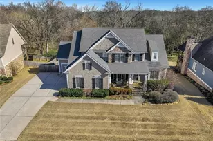 98 Twelve Oaks Dr SE, Cartersville, GA 30120 - Photo 2