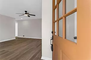 520 Stonewood Dr, Stone Mountain, GA 30087 - Photo 4