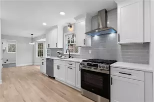 2802 Lakeview Ct, Buford, GA 30519 - Photo 4