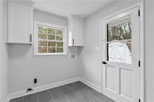 2802 Lakeview Ct, Buford, GA 30519 - Photo 12