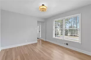 2802 Lakeview Ct, Buford, GA 30519 - Photo 10