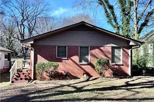 2476 Maple St, East Point, GA 30344 - Photo 14