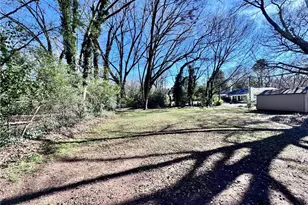 2476 Maple St, East Point, GA 30344 - Photo 12