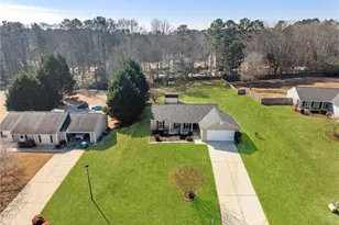 973 Vera Ct, Winder, GA 30680 - Photo 6