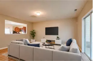 2837 Laurel Ridge Cir, East Point, GA 30344 - Photo 4