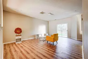 2837 Laurel Ridge Cir, East Point, GA 30344 - Photo 4