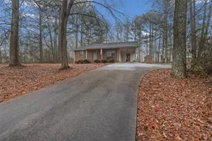 723 Buchanan Bypass, Buchanan, GA 30113 - Photo 8