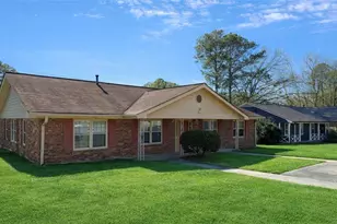 848 Wilson Cir SW, Marietta, GA 30064 - Photo 1