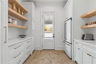 10190 Cedar Ridge Dr, Alpharetta, GA 30004 - Photo 8