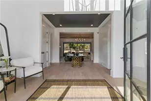 10190 Cedar Ridge Dr, Alpharetta, GA 30004 - Photo 2