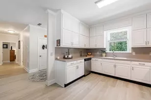 390 Alpine Dr, Roswell, GA 30075 - Photo 16