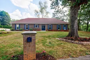 390 Alpine Dr, Roswell, GA 30075 - Photo 2