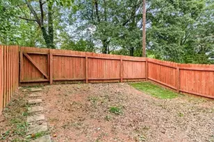 253 Lawton St SW, Atlanta, GA 30314 - Photo 22