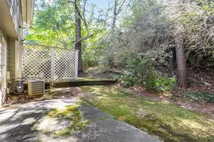 232 Peachtree Hollow Ct, Sandy Springs, GA 30328 - Photo 28