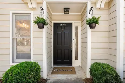 232 Peachtree Hollow Court, Sandy Springs, GA 30328 - Photo 6