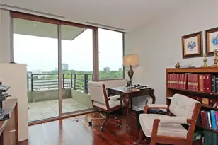 700 Park Regency Pl NE, Atlanta, GA 30326 - Photo 16