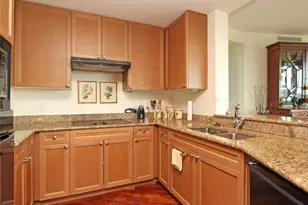 700 Park Regency Pl NE, Atlanta, GA 30326 - Photo 8