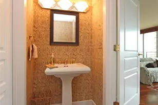 700 Park Regency Pl NE, Atlanta, GA 30326 - Photo 10