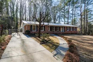 2996 Arrowood Dr, East Point, GA 30344 - Photo 2