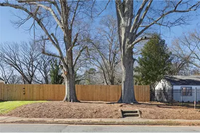 126 South Avenue SE, Marietta, GA 30060 - Photo 2