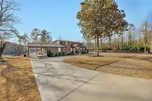 918 Pine Cir, Woodstock, GA 30189 - Photo 2