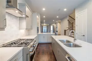 4216 Deming Cir, Atlanta, GA 30342 - Photo 4