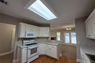 3232 Glenloch Pl, Lawrenceville, GA 30044 - Photo 4