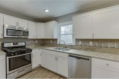 886 Ridgedale Drive, Lawrenceville, GA 30043 - Photo 12