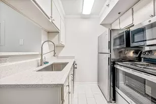 795 Hammond Dr, Atlanta, GA 30328 - Photo 10