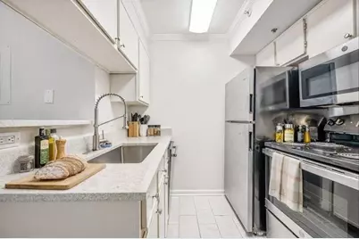 795 Hammond Drive #609, Atlanta, GA 30328 - Photo 1