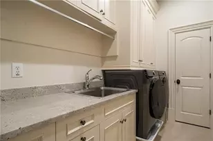 4136 N Stratford Rd NE, Atlanta, GA 30342 - Photo 28